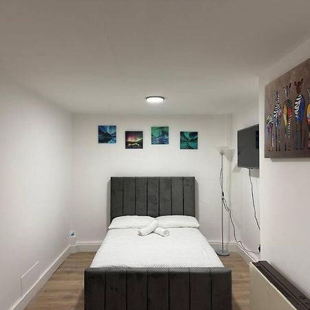 Modern 1 Bedroom - 5 Min Walk From Princess Street Eb1 EDI Exteriér fotografie
