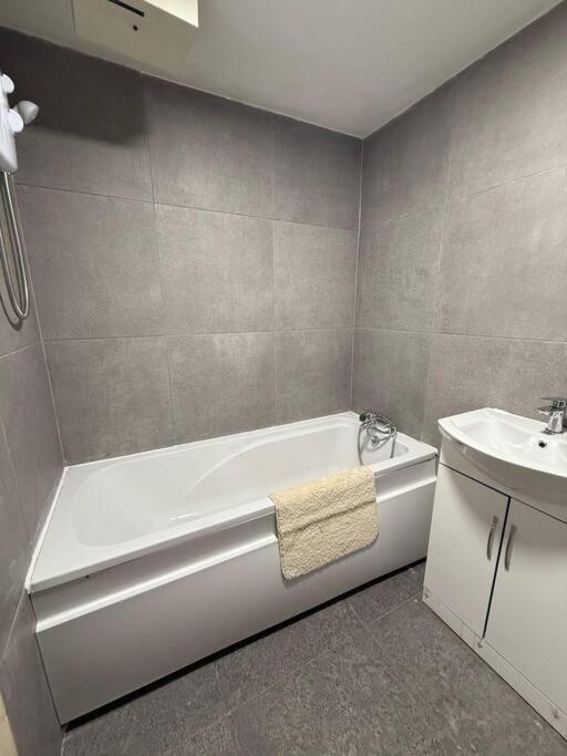 Modern 1 Bedroom - 5 Min Walk From Princess Street Eb1 EDI Exteriér fotografie